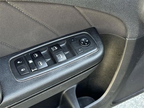 Used 2020 Dodge Charger SXT w/ Blacktop Package image 20