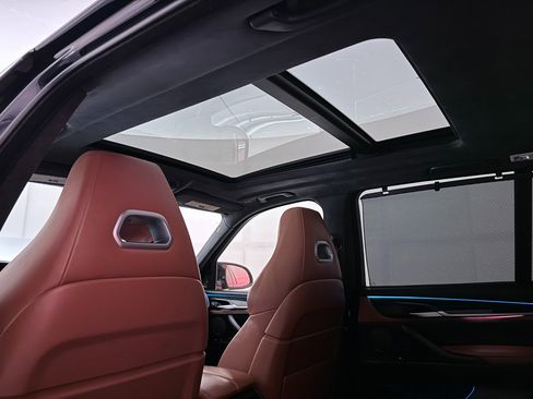 Used 2017 BMW X5 M image 24