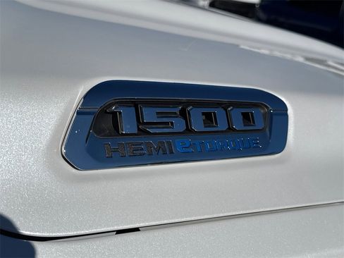 Certified 2022 RAM 1500 Limited w/ Body Color Bumper Group image 9