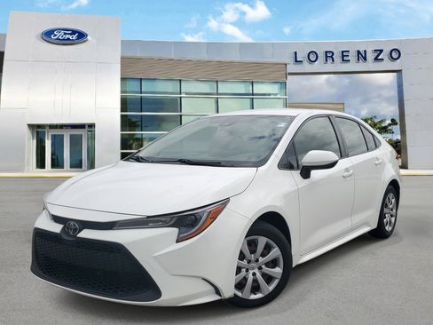 Used 2020 Toyota Corolla LE image 1