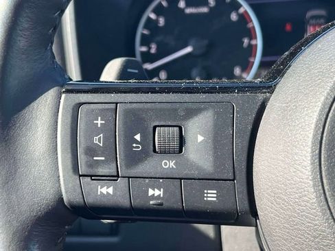 Used 2023 Nissan Rogue SL w/ SL Premium Package image 23