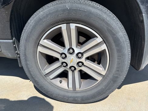 Used 2017 Chevrolet Traverse LT FWD image 22