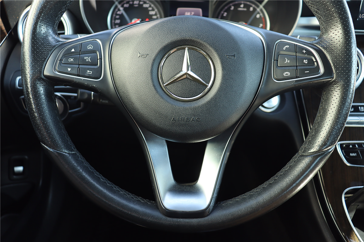 Used 2018 Mercedes-Benz C 300 4MATIC Sedan w/ Premium Package image 38