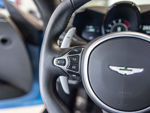 Used 2020 Aston Martin V8 Vantage Coupe RWD image 24