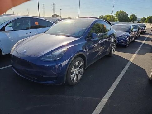 Used 2023 Tesla Model Y Long Range AWD/4WD image 1