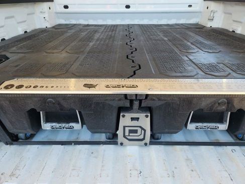 Used 2023 Chevrolet Silverado 1500 LT image 32