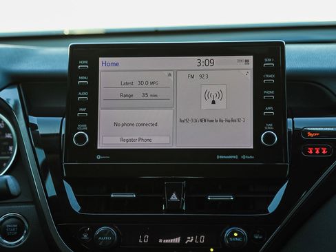 Used 2024 Toyota Camry XLE image 14