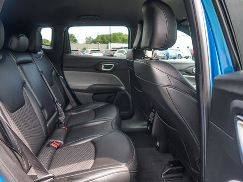 Used 2024 Jeep Compass Latitude AWD/4WD image 16