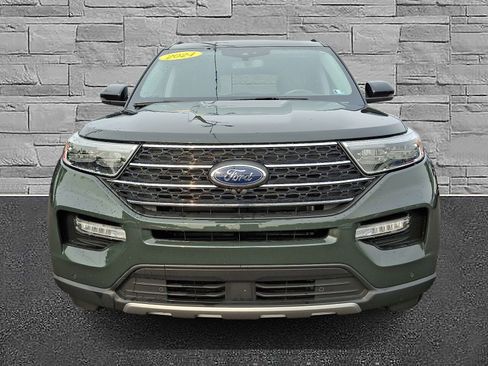 Certified 2024 Ford Explorer XLT w/ Equipment Group 202A AWD/4WD image 3