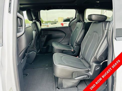 New 2026 Chrysler Pacifica Limited w/ S Appearance Package image 30