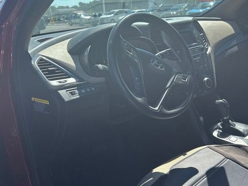 Used 2017 Hyundai Santa Fe Sport FWD image 17