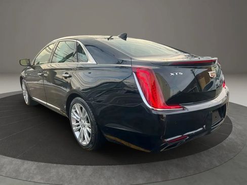 Used 2019 Cadillac XTS Luxury image 7