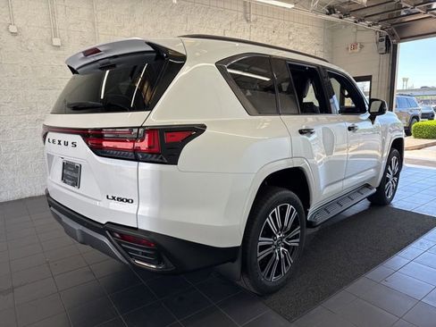New 2026 Lexus LX 600 4WD w/ Luxury Package image 4