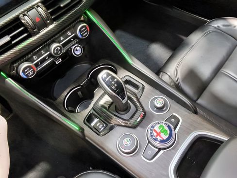 Used 2022 Alfa Romeo Giulia Ti AWD/4WD image 30