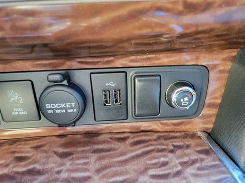 Used 2018 Nissan Armada Platinum w/ Captain Seat Package image 37