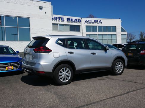 Used 2018 Nissan Rogue S image 3