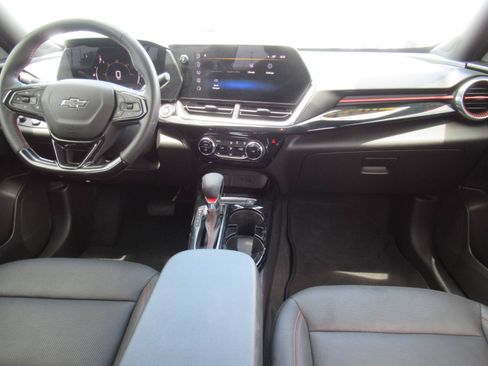 Certified 2024 Chevrolet Trax RS w/ Driver Confidence Package FWD image 12
