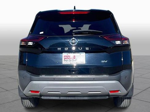 Certified 2021 Nissan Rogue SV image 4