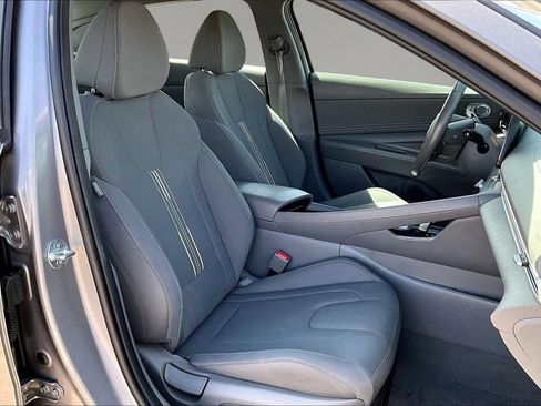 Used 2025 Hyundai Elantra SEL FWD image 29