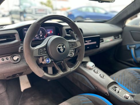 Used 2023 Maserati MC20 Spyder image 23