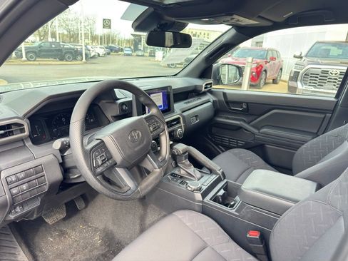 Used 2024 Toyota Tacoma SR image 13