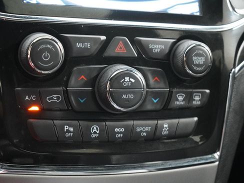 Used 2021 Jeep Grand Cherokee Limited w/ Premium Lighting Group AWD/4WD image 33
