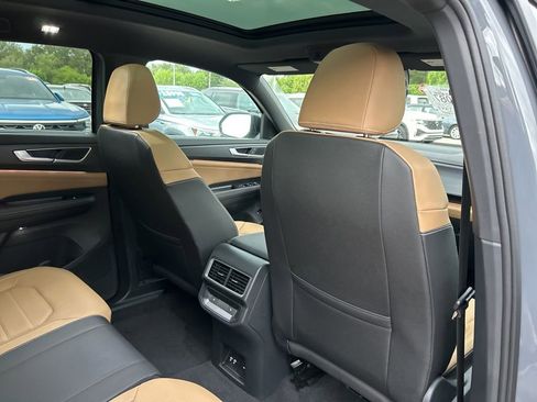 New 2026 Volkswagen Atlas Cross Sport SEL R-Line image 45