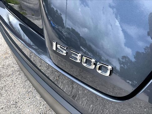 Used 2025 Lexus IS 300 w/ Premium Package RWD image 10
