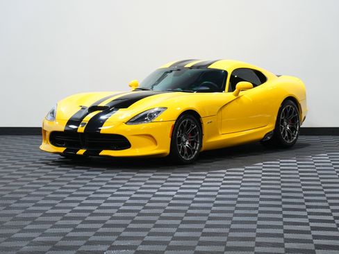 Used 2013 SRT Viper GTS w/ GTS Laguna Interior Pkg image 3