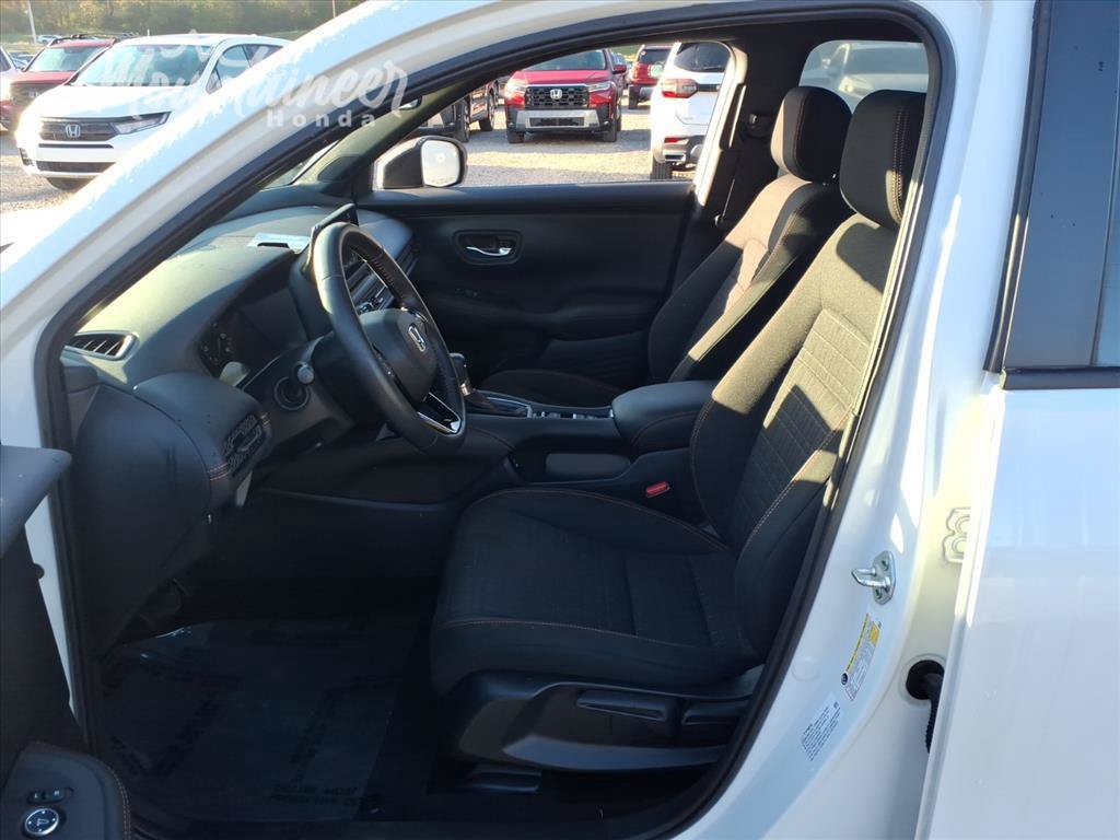 Used 2025 Honda HR-V Sport image 15