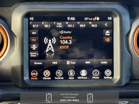 Used 2023 Jeep Gladiator Mojave w/ Cold Weather Group image 19