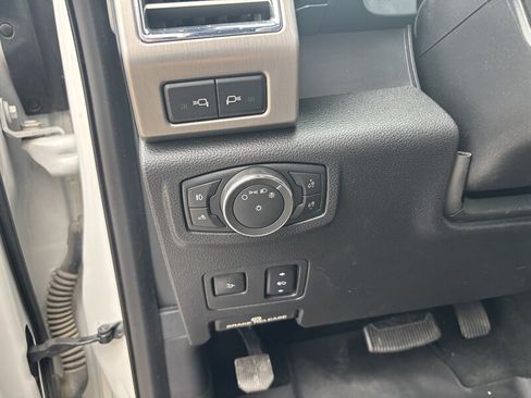 Used 2017 Ford F250 Platinum w/ Platinum Ultimate Package AWD/4WD image 14