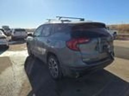 Used 2019 GMC Terrain SLT w/ Preferred Package image 2