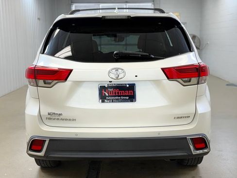 Used 2019 Toyota Highlander Limited FWD image 6