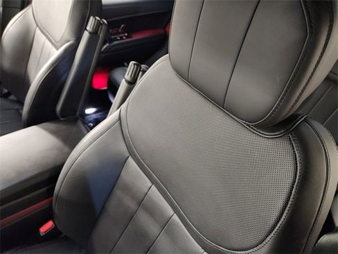 Used 2023 Land Rover Range Rover SE image 15