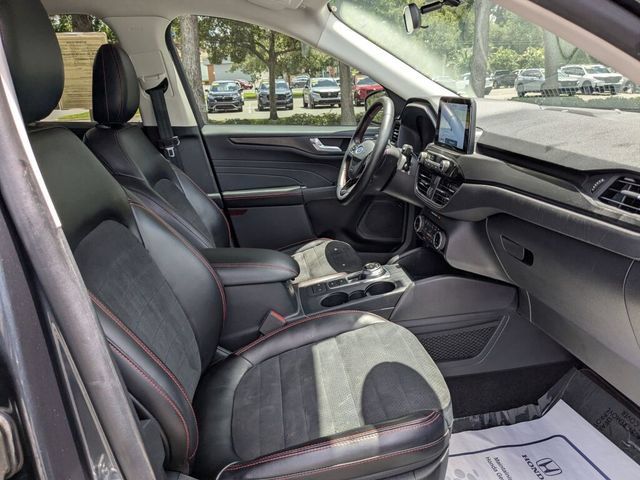 Used 2022 Ford Escape SEL w/ SEL Stealth AWD Package image 36