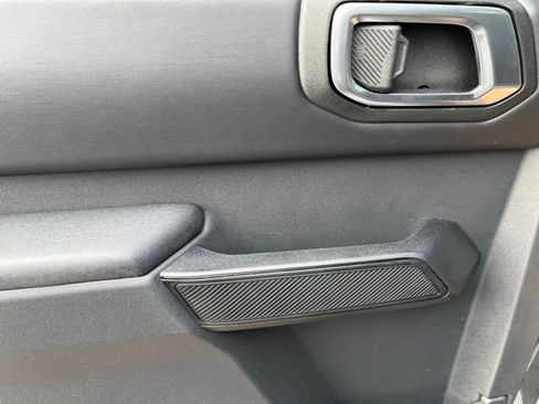 New 2025 Ford Bronco Badlands image 16