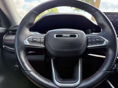 Used 2022 Jeep Compass Trailhawk w/ Trailhawk Convenience Group AWD/4WD image 19