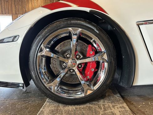Used 2012 Chevrolet Corvette Grand Sport w/ 2LT Preferred Equipment Group image 8