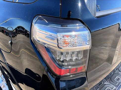 Used 2016 Toyota 4Runner SR5 image 28