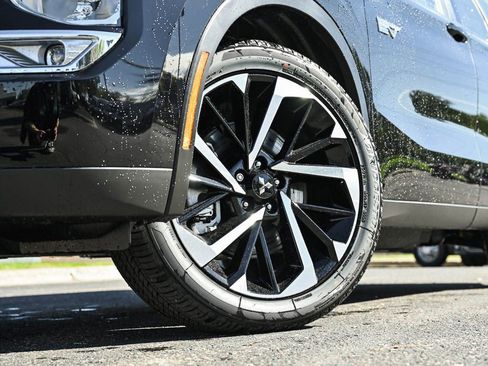 New 2025 Mitsubishi Outlander SE image 6