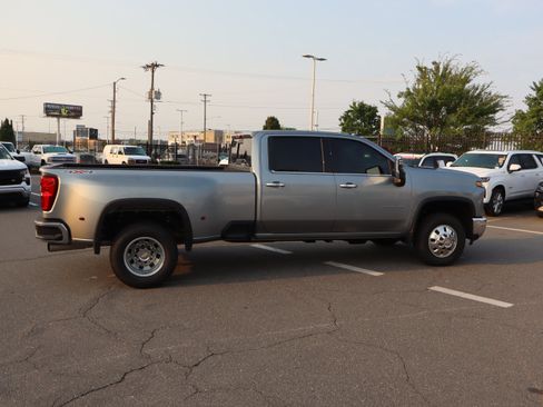 Used 2024 Chevrolet Silverado 3500 LTZ w/ LTZ Convenience Package AWD/4WD image 12