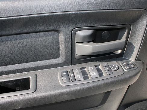 Used 2024 RAM 2500 Tradesman w/ Chrome Appearance Group image 10