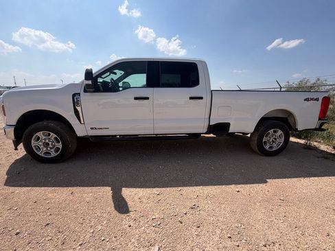 Used 2025 Ford F250 XLT AWD/4WD image 2