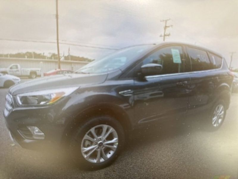 Used 2019 Ford Escape SEL image 1