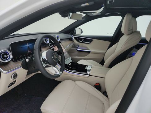 Used 2025 Mercedes-Benz C 300 Sedan image 9