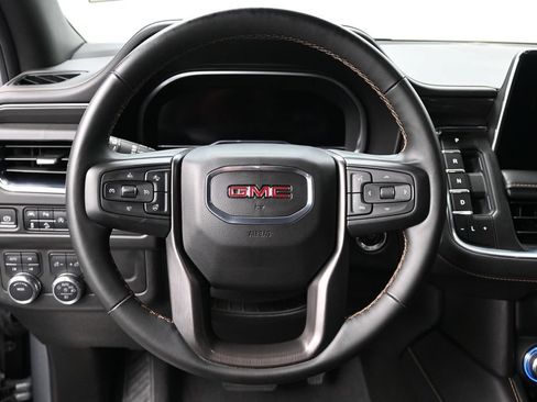 Used 2023 GMC Yukon AT4 AWD/4WD image 10