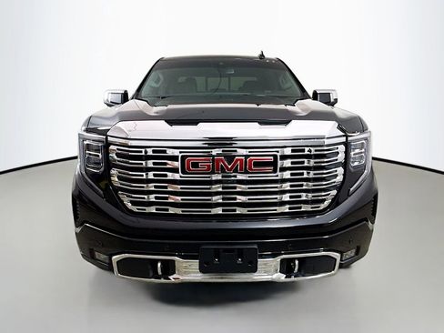 Used 2025 GMC Sierra 1500 Denali image 2