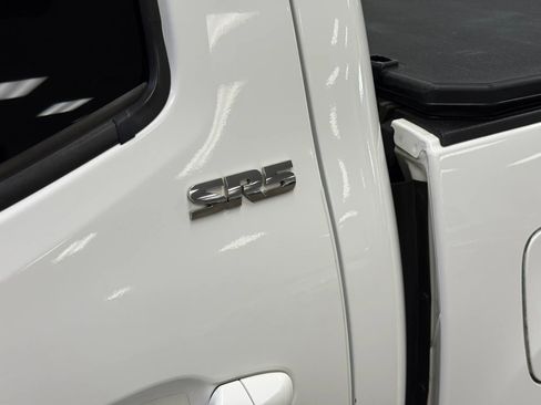 Used 2019 Toyota Tacoma SR5 RWD image 11