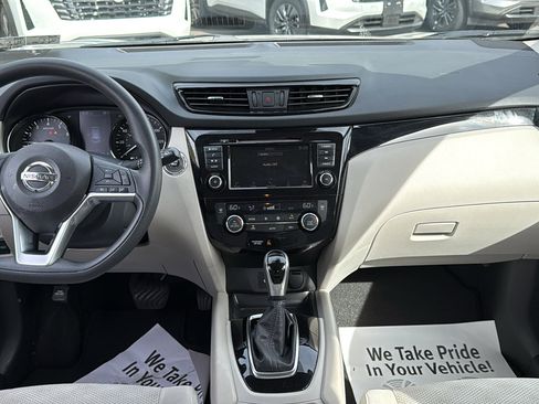 Used 2020 Nissan Rogue Sport SV AWD/4WD image 5
